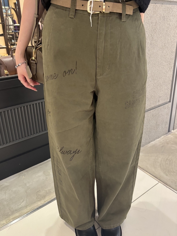 今期Le Melange ロゴ入りチノパン　マレットメット マレットメット久留米店 | ♡グラフィックチノ♡ | 特集詳細